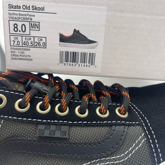 Vans Men's Skate Old Skool
Spitfire Black/Flame
VN0A5FCBBFM Sneakers - Picture 16 of 16
